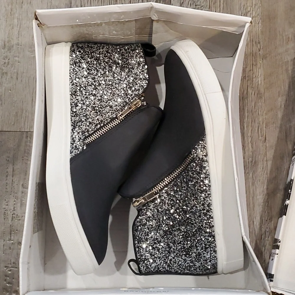 HOST PICK Dolce Vita Sullery Black Glitter Booties Size 5